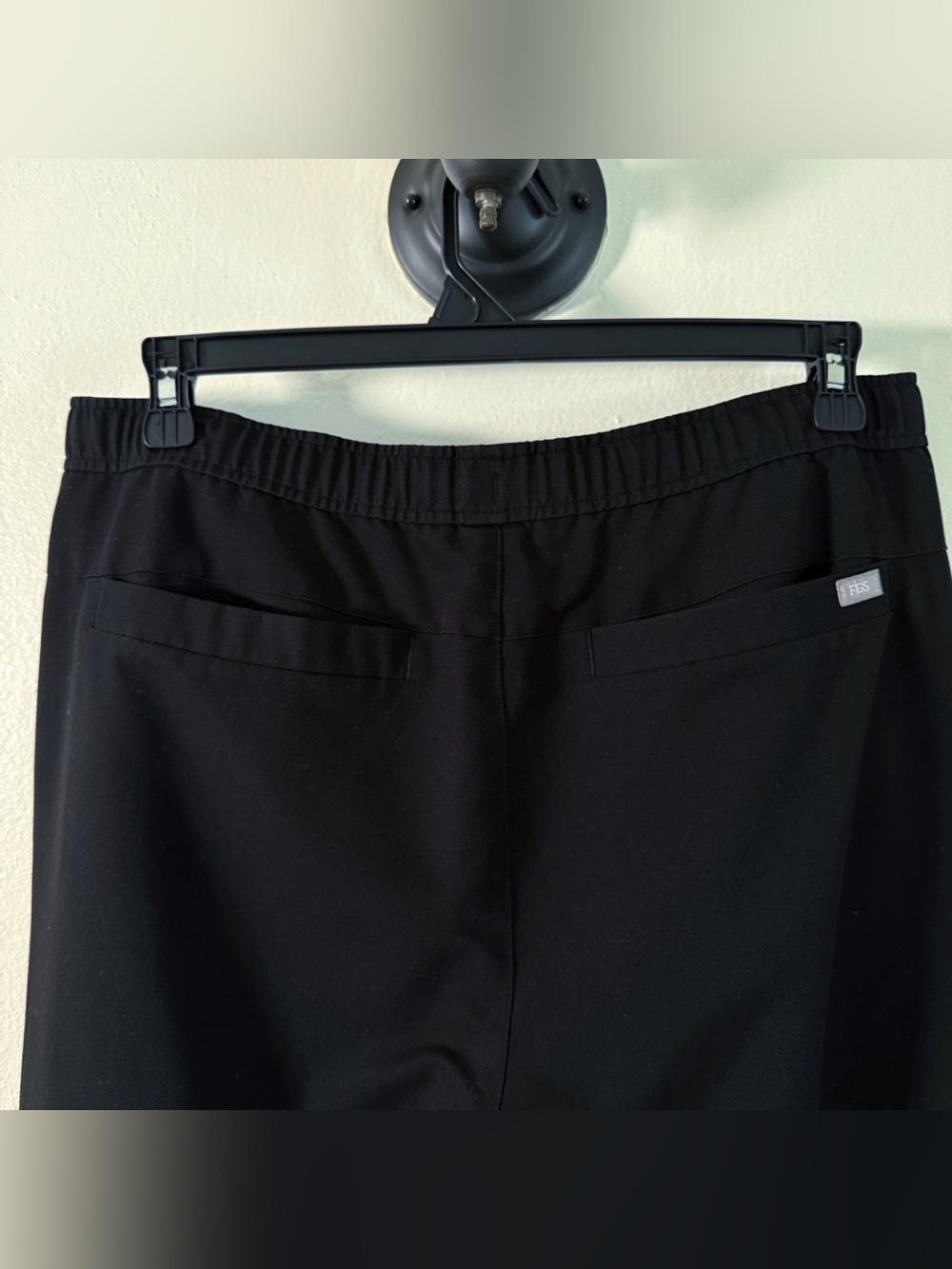 FIGS Men’s Classic Tansen Jogger Style Scrub Pants Size XL Black - Picture 7 of 10
